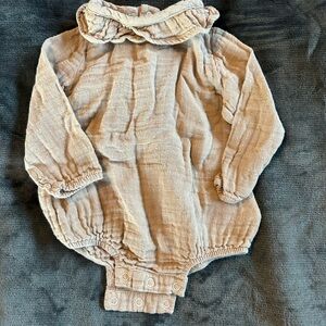 Tullabee Neutral Bodysuit 3-6 mos